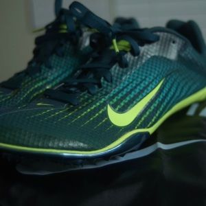 Nike Zoom Mamba 2 distance cleats 9 volt, womens sz 9, travel bag, no spikes